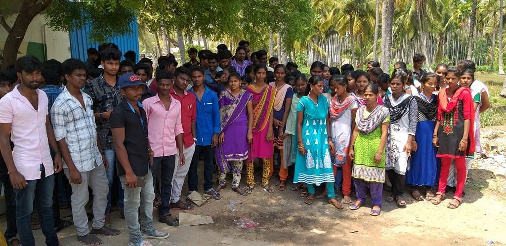 `கல்லூரி நிர்வாகம் கண்டுக்கவேயில்லை!’ - ஏற்காடு அருகே தனியார் கல்லூரி மாணவர்கள் மறியல்