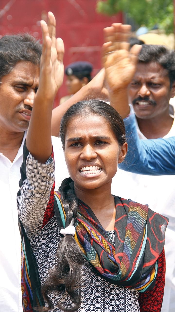 “முதலமைச்சர் சொன்னால் பாராட்டு... வளர்மதி சொன்னால் வழக்கா?”