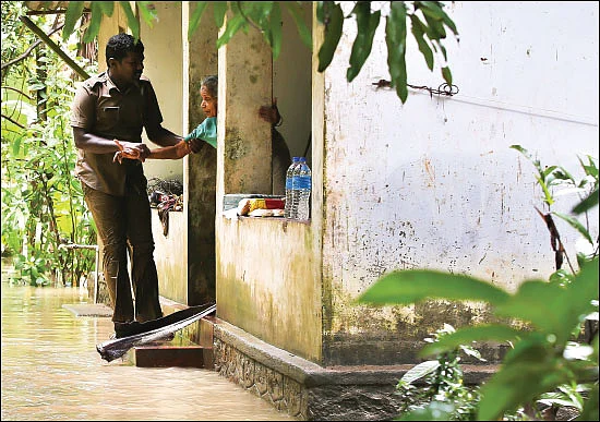 மீண்டெழட்டும் கேரளா!