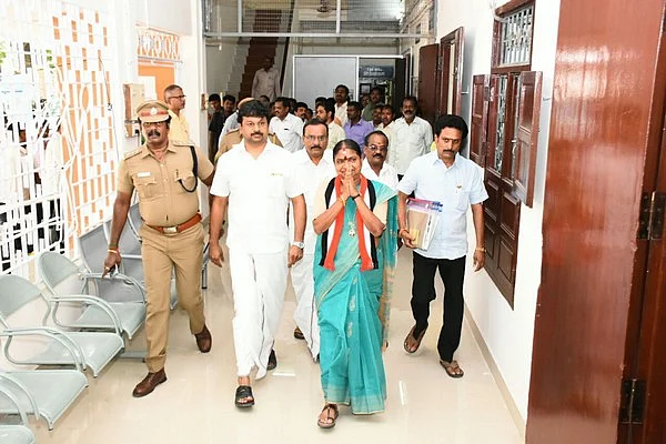 233 அதிமுக வேட்பாளர்கள் ஒரே நேரத்தில் வேட்புமனு தாக்கல்! - என்ன காரணம்?