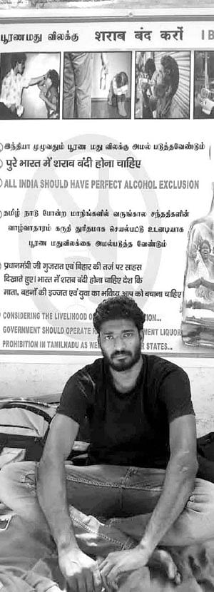 மதுவிலக்குக்குப் பிறகுதான் கல்யாணம்! - டெல்லியில் போராடும் டேவிட்ராஜ்