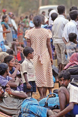 “பிரபாகரன் பெயரைச் சொல்லி பணம் சம்பாதிக்கிறார்கள்!”