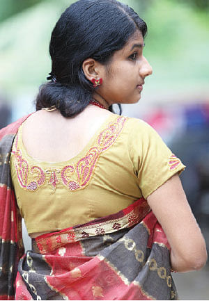 பியூட்டி பிளவுஸ்கள்! 8