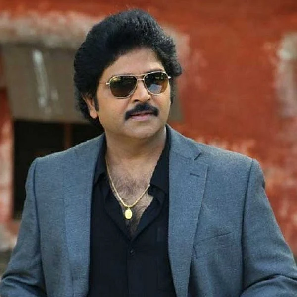 `` `நான் வீட்டுக்குள்ளேயே அடைஞ்சு கிடக்கணுமா'னு கொந்தளிச்சிட்டாங்க நிரோஷா..!’’ - ராம்கி