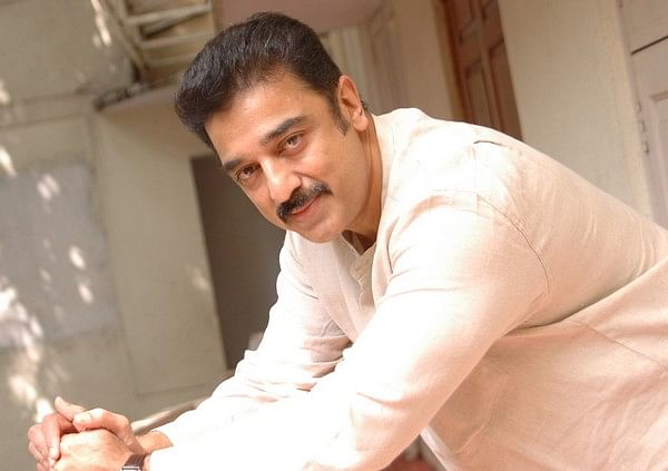 சினிமாவில் போடுகிறீர்களா என்று எதிர்வாதம் செய்யாமல் ஹெல்மெட் அணியுங்கள்-கமல் வேண்டுகோள்.