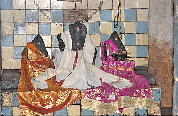 மண் மணக்கும் கோயில்கள்... குறை தீர்க்கும் சாமிகள்!