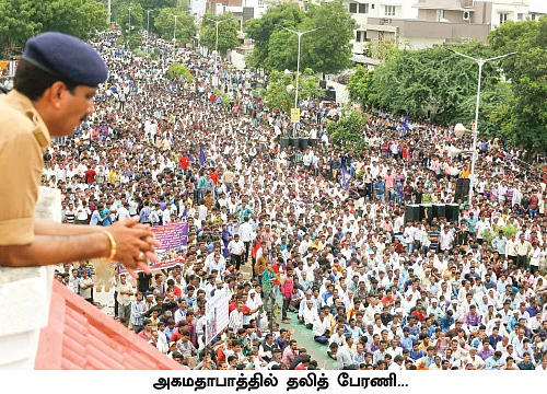 ஆனந்திபென் விலகல்... வயதா... விமர்சனமா?