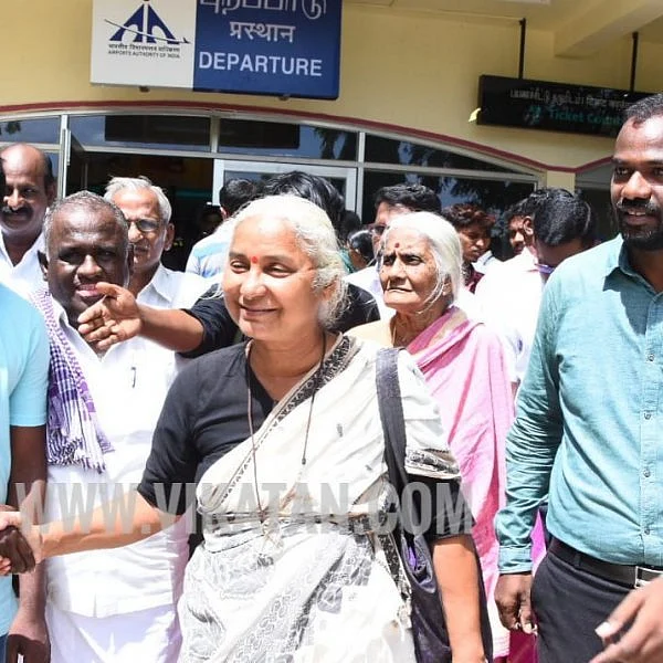 `துப்பாக்கிச்சூடு சம்பவம் மனிதாபிமானமற்றது!'- தூத்துக்குடியில் மேதா பட்கர் காட்டம்