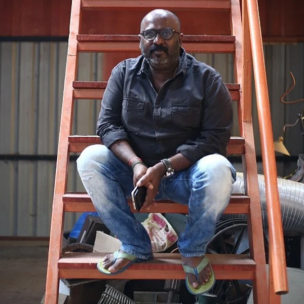 ``அந்த டைரக்டர் ஏன் என்னை அடிக்கவந்தார் தெரியுமா..?’’ - மனம் திறக்கும் 2.0 ஆர்ட் டைரக்டர்! #LetsRelieveStress