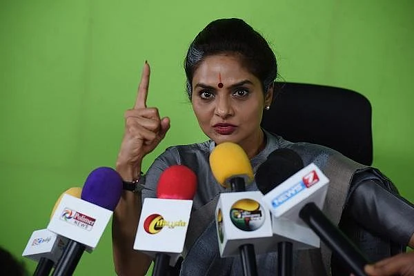 "அந்த வருத்தம்தான் மீண்டும் தீவிரமா நடிக்கக் காரணம்!" - மதுபாலா