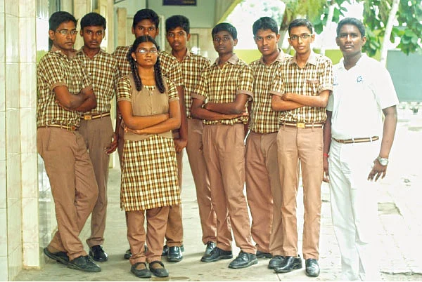 சல்யூட் ஃப்ரெண்ட்ஸ்!