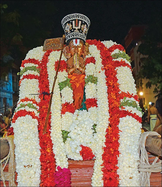 `பாதுகைகளை வணங்கினால்...'