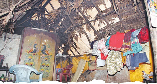 அன்று, இலங்கை ராணுவம்... இன்று, 'தானே' புயல்!