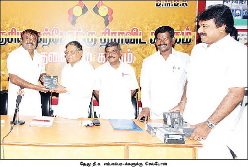 கழுகார் பதில்கள்