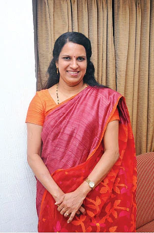 பண்டிகை நாளில் மகிழ்ச்சியை அனுபவிப்பது... ஆண்களா.. பெண்களா ?