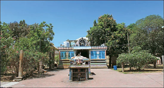 குறை தீர்க்கும் கோயில்கள் - 21 - எண்ணும் எழுத்தும் தரும் இன்னம்பூர் எழுத்தறி நாதர்!