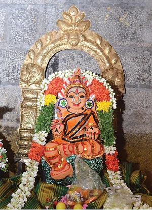 திருவிளக்கு பூஜை... - திருப்பட்டூர் திருவிழா!
