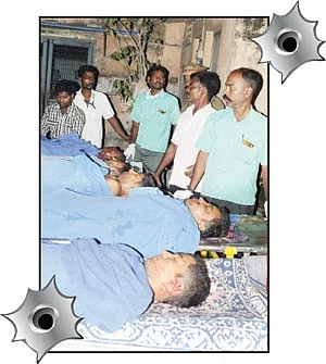 கொலை செய்துவிட்டு தடயம் தேடுகிறார்களா?
