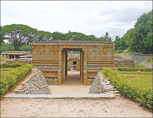 கொஞ்சம் சரித்திரம் கொஞ்சம் தரிசனம்! - 2