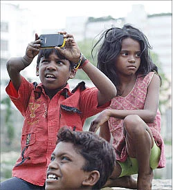 ஹிட்ஸ்... ஹிட்ஸ்...