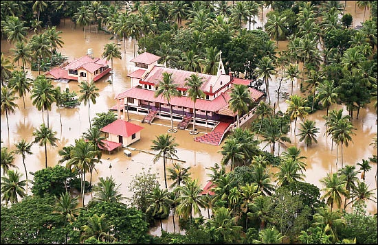 கைகொடுத்தோம் கேரளாவுக்கு!