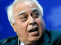 காங்கிரஸிலிருந்து விலகினார் மூத்த தலைவர் கபில் சிபல்!