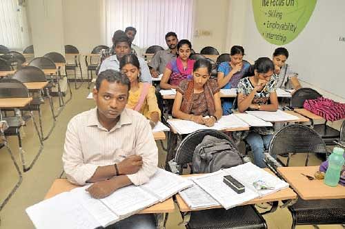 நாணயம் ஜாப் - பேங்க் வேலை...ஈஸியா சேரலாம் !