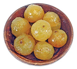 உயிர் பிழை - 11