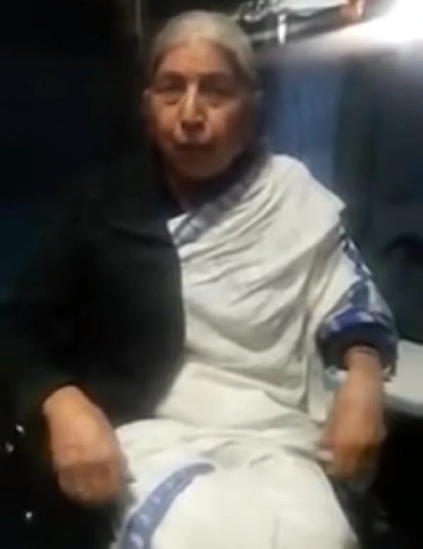 ‘இருக்கும் ரயிலை முதலில் சரி செய்யுங்கள் மோடி ஜி’ - வறுத்தெடுத்த பா.ஜ.க பிரமுகர்