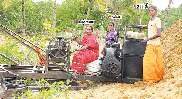 கிணறு வெட்டும் பெண்கள்!
