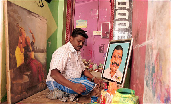 எழுத்துக்கு அப்பால்! - வெ.நீலகண்டன்