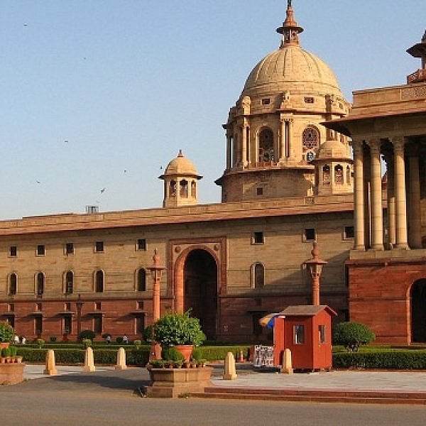 Career: பள்ளி படிப்பும், 'இந்தத்' திறனும் இருந்தால் போதும்; மத்திய அரசின் 'ஜூனியர் அசிஸ்டன்ட்' பணி! 