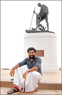 கொலுசுச் சத்தம்... மல்லிப்பூ... வெள்ளைப் பறவை... கலகல சிரிப்பு!
