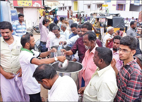 டெங்கு மட்டுமல்ல... 64 வகை காய்ச்சல்களுக்கும் நிலவேம்புக் குடிநீர்!
