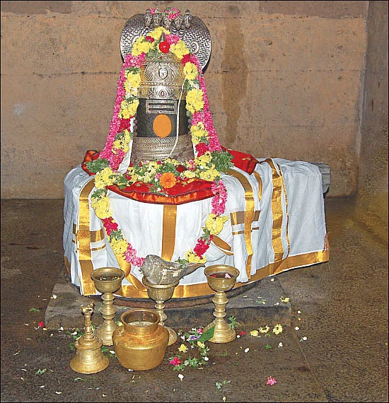 சூரிய பூஜை... பனையபுரத்தின் அற்புதம்!