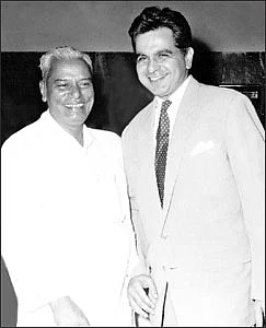 எங்கள் ஆசிரியர்