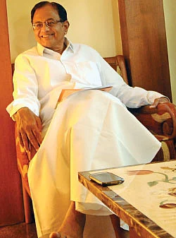 “ஜெயலலிதாவுக்கு எம்.ஜி.ஆரே எதிரிதான்!”