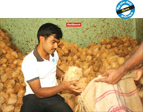 ”எல்லோரும் படிக்கணும் அதுக்கு நான் உதவணும்!”