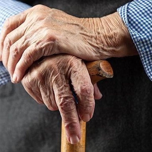 மதுரை: தாசில்தார் உடனடி சஸ்பெண்ட்; கலெக்டரின் அதிரடிக்குக் காரணம் என்ன?!