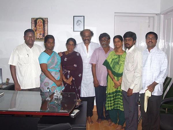 சீக்கிரமே வருவேன்... நல்லதே நடக்கும்! : ரசிகனிடம் ரஜினி சத்தியம்