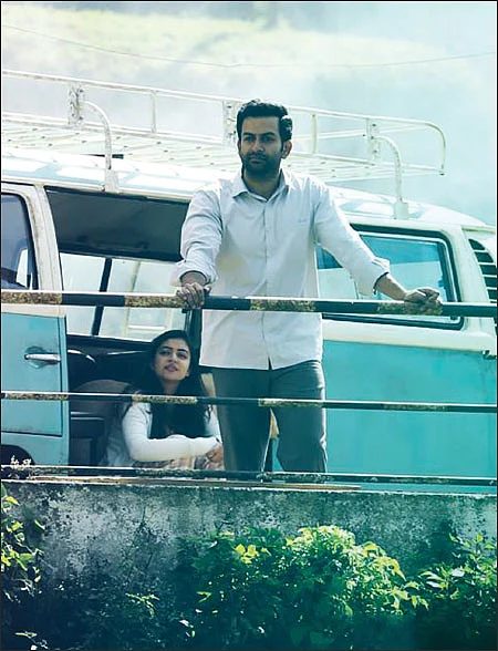 கூடுகள் நிரம்பிய வாழ்க்கை!