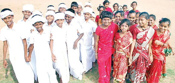 குட்டி விவசாயிகளின் ஜாலிப் பொங்கல் !