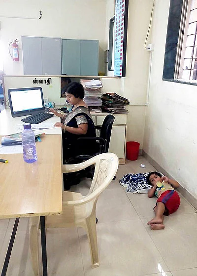 அம்மாக்களின் ‘பணி’ப்போர்!