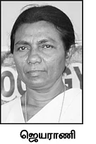 ஆசிரியர் கண்டித்தாரா... தண்டித்தாரா?