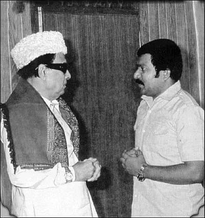 எம்.ஜி.ஆர்: நிஜமும் நிழலும் வேறு வேறு அல்ல - சுகுணா திவாகர்