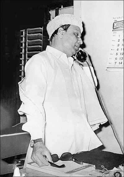 எதிரிகளின் நண்பர் எம்.ஜி.ஆர்! - தமிழ்மகன்