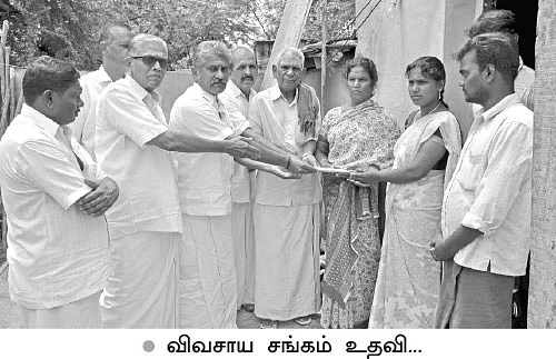 மரத்தடி மாநாடு: கைவிட்ட அரசாங்கம்...கை கொடுத்த விவசாய சங்கம்!