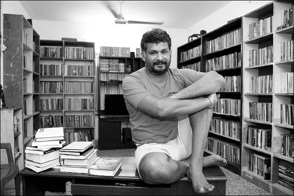 “வாசிக்காமல் வைத்திருப்பது புத்தகங்களுக்குச் செய்யும் துரோகம்!” - வசுமித்ர