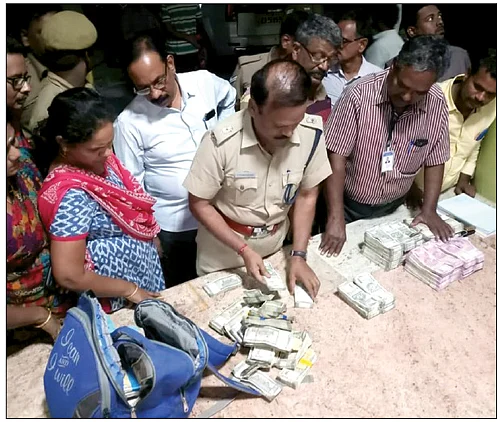 அடாவடி ஆணையம்... ஆட்டிப்படைக்கும் ஐ.டி! - தில்லுமுல்லு தேர்தல்