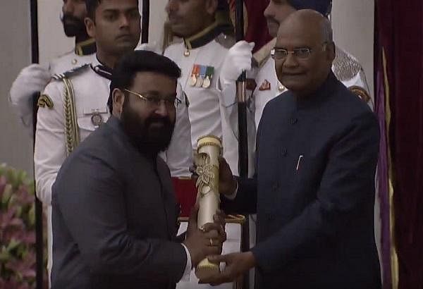 பிரபுதேவா, மோகன்லால் உட்பட 56 பேருக்கு பத்ம விருதுகள்! - குடியரசுத் தலைவர் வழங்கினார்